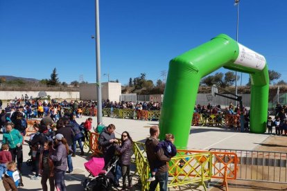 En el cros hi van participar també alumnes d'altres centres, així com familiars o atletes.