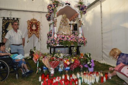 La verge del Rocío té una carpa al recinte de La Pineda