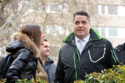 El abogado Sergi Atienza, que asiste la detenida, a las puertas de la Audiencia Nacional.