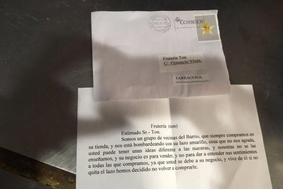 Imagen de la carta recibida por el propietario de la frutería.