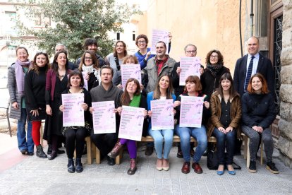 Foto de familia de los organizadores y patrocinadores del Minipop 2018.