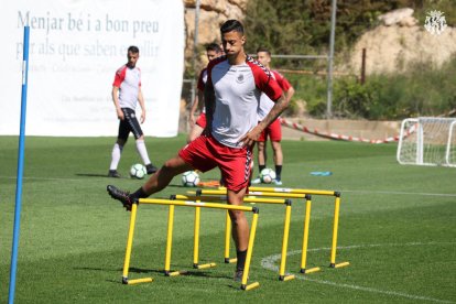 Maikel Mesa en un entrenament amb el Nàstic