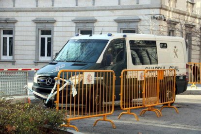 Imatge d'un vehicle policial traslladant Sànchez a dependències de l'Audiència Nacional, el 20 de març de 2018