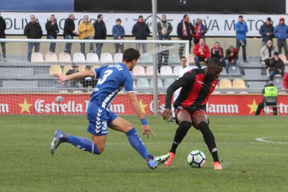 Karim Yoda, durant un partit del CF Reus a l'Estadi Municipal aquesta temporada.