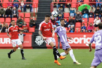 Álvaro Vázquez volverá al once después de cumplir los dos partidos de sanción por su expulsión en Lorca.