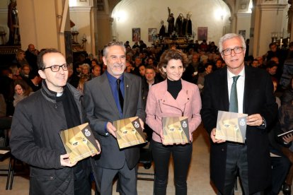 La presentació de l'opuscle a Sant Miquel va tenir com a protagonistes les dones que van contribuir al ressorgir de la Setmana Santa.