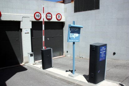 El parking, en la calle de los Filadors, está cerrado desde 2014.