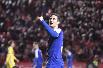 Joan Campins celebra la victòria aconseguida al Nou Estadi davant el Nàstic.