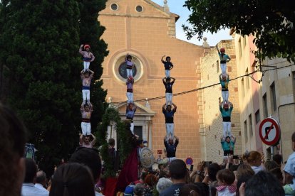 Les quatre colles han aixecat un pilar quan pasava Sant Magí