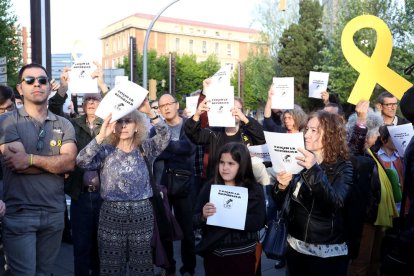 Unas 200 personas se concentran a favor de Torra a la