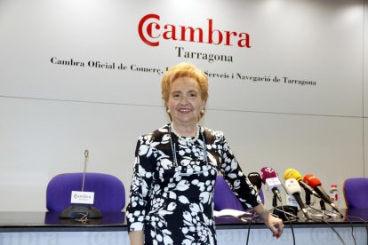 Pla mig de la presidenta de la Cambra de Tarragona, Laura Roigé, abans d'una roda de premsa a la sala d'actes de la institució. Imatge del 31 de gener de 2018