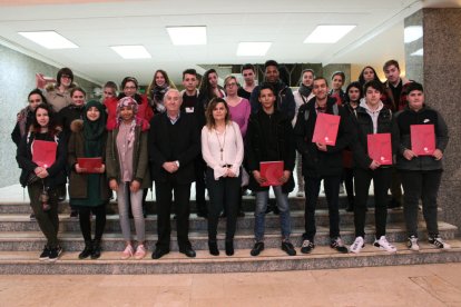 Foto de família de l'entrega de diplomes.