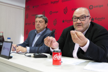 El president del club reusenc, Xavier Llastarri, amb el Conseller Delegat, Joan Oliver.