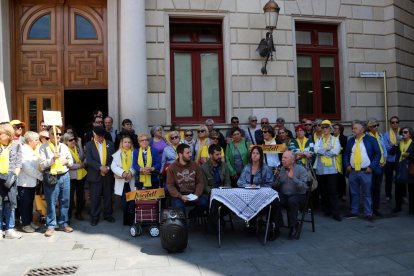 Los cupaires han reclamado apoyo para recordar a las dos víctimas del fascismo.