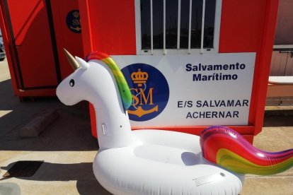 La niña de 4 años se encontraba con su flotador en la bahía de los Alfacs.