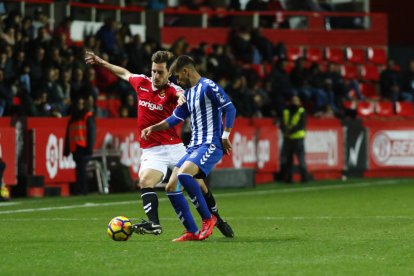 Otar Kakabadze, durant una acció del Nàstic-Lorca del partit d'anada al Nou Estadi, que va acabar amb victòria visitant.