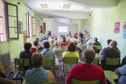 Afectats d'iDental de Tarragona va mantenir una reunió amb una advocada recentment.