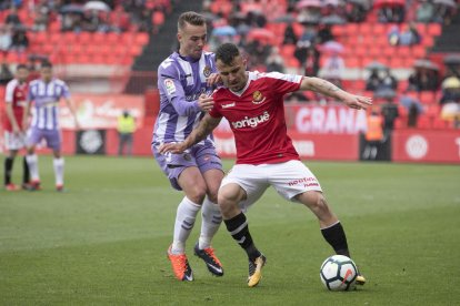 Javi Jiménez, en acció durant el Nàstic-Valladolid (1-0) de fa dues jornades.