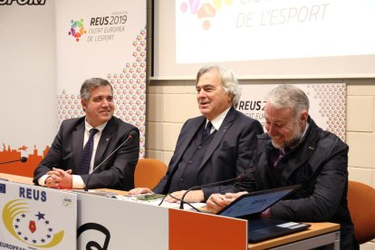 La trobada de tres membres del jurat amb els representants municipals de la candidatura ha clos, aquest dimecres.