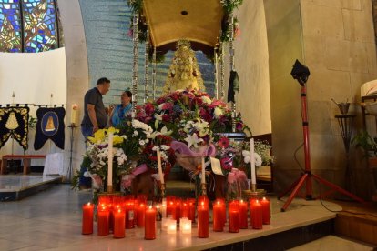 Ofrena floral a la verge del Rocío