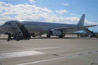 El vuelo inaugural desde Tallinn aterrizó en Reus el 1 de mayo.