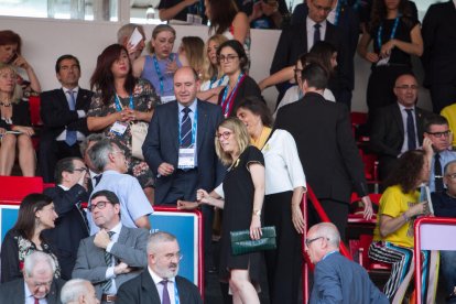 Elsa Artadi arribant a la llotja del Nou Estadi per a la inauguració dels jocs