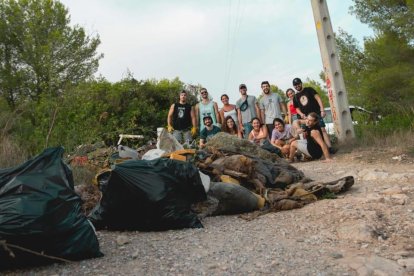 Imagen de los jóvenes que participaron en la acción.