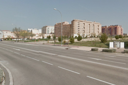 Los hechos tuvieron lugar en el interior del vehículo, aparcado en la calle calle Embalse de Navacerrada de Madrid.