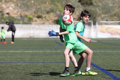 Els nens van gaudir de valent del primer dia de Nasticamp, en un ambient en el qual era fàcil passar-s'ho bé, fer esport i sumar nous amics.