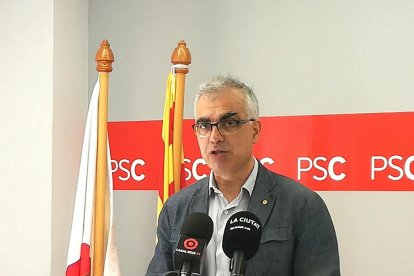 El candidato del PSC en una rueda de prensa