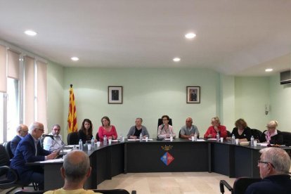 Imatge d'arxiu d'un ple de l'Ajuntament de la Bisbal del Penedès.