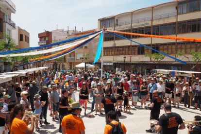 A la izquierda, imagen de archivo de la Festividad del Atún. A la derecha, una tapa de una edición anterior.