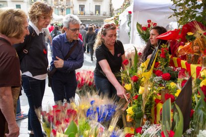 Les roses vermelles van mantenir el seu protagonisme, tot i que les grogues van multiplicar la seva presència a la plaça.