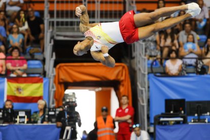 El gimnasta español Rayderley Zapata durante su participación en la especialidad de suelo en la final de gimansia artística de los XVIII Juegos Mediterráneos