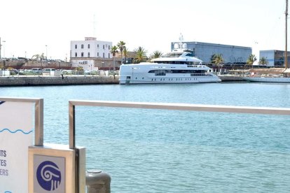 Imatge del Home a la Marina Port Tàrraco del Port de Tarragona.