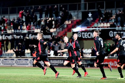 El capitán roig-i-negre celebra la diana conseguida contra el Alcorcón en el Estadi Municipal.