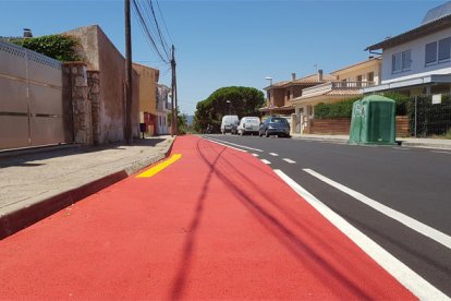 La via s'ha pintat a l'avinguda del Priorat i s'ha de senyalitzar.