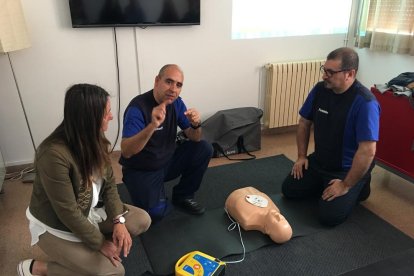 El profesorado recibiendo el curso de formación.