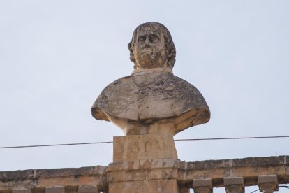 Bust de Joaquín de Santiyán.