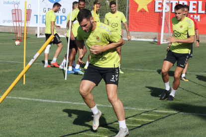 Iván López s'exercita a l'annex del Nou Estadi amb la resta de companys.