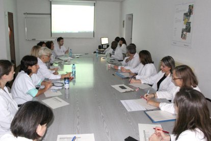 Imatge d'arxiu d'una reunió del comitè oncològic de l'hospital Joan XXIII.