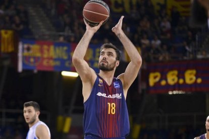 El jugador azulgrana Oriola, en una acción en el Palau.