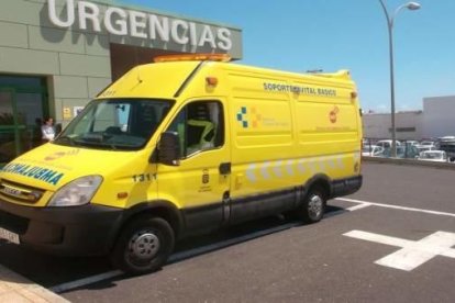 Imatge d'arxiu d'una ambulància del Servicio de Urgencias Canario (SUC).