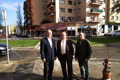 Carles Pellcier durante su visita al barrio Juroca.