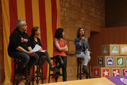 Un instante del acto de la CUP, ayer, en la Antiga Audiència.