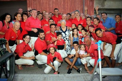 Els Minyons de l'Arboç amb l'Amèlia a la cercavila del diumenge de la Festa Major.