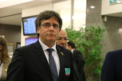 El expresidente Carles Puigdemont en el interior de la Eurocámara.