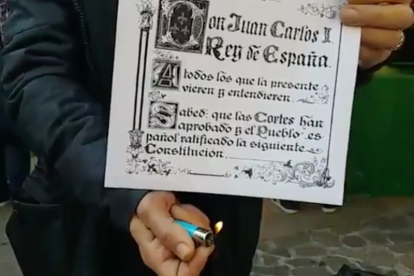 Imatge de la crema de la portada de la Constitució.