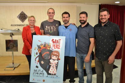 Imatge de la presentació del programa i del cartell de la Festa Major de Sant Pere.