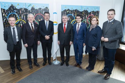 Els presidents de la Diputació amb els representants dels estaments esportius.